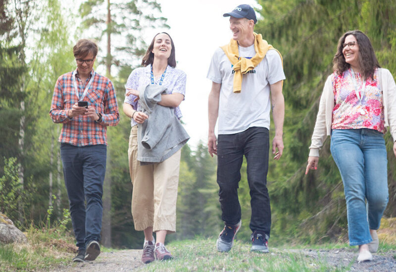 Linus Ella Daniel Eugenia i skogen